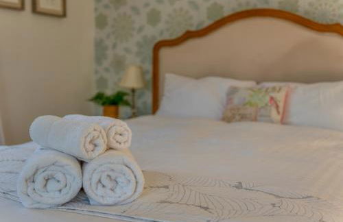 Charming 17th Cent Secluded Country Cottage Garden - Pass the Keys - Photo 19