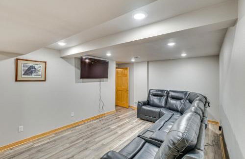 half Mi to Dtwn Pierre Family Home with Patio - Foto 16