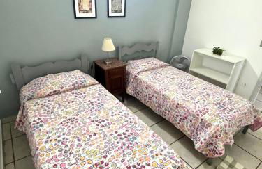 Apartamentos até 6 pessoas - 3 quartos com suíte e garagem, completo - Photo 16