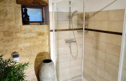 Au Pied du CHÂTEAU - 5 à 11 personnes - Baignade-canoë-piste cyclable à 100 m - Foto 30