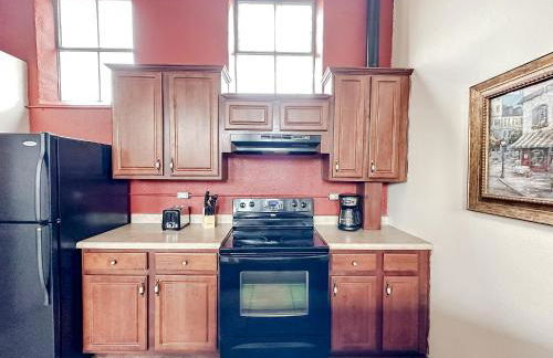 Sleepover 2BD 1BA Condos Downtown Springfield - Foto 36