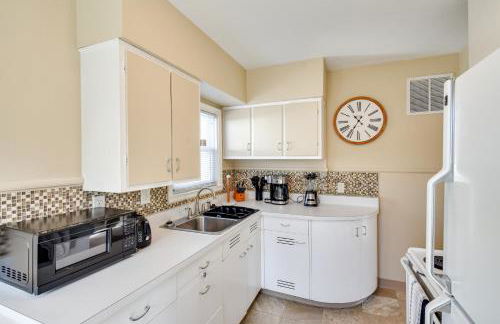 Quaint Cedar Rapids Home, 4 Mi to Downtown! - Photo 7