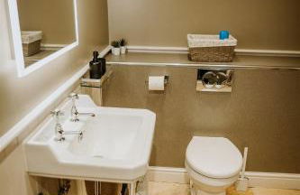 Lyme Tree Farm Cottages - Hotching Barn and Knockstone Cottage - Foto 73