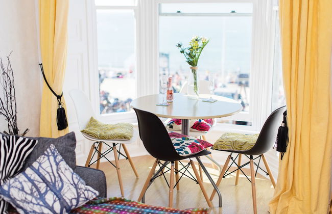 Ar Lan Y Mor Seaside Apartment - Photo 8