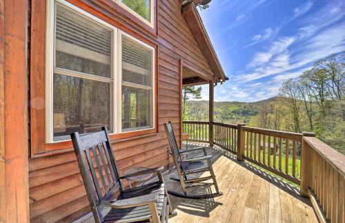 Woodsy Mountain-View Getaway with Hot Tub! - Foto 24