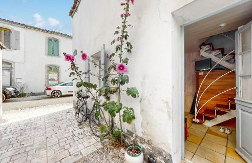 2 Bedroom Amazing Home In Ars-En-Ré - Foto 2