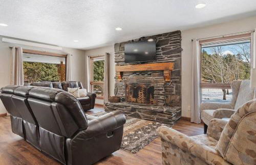 Secluded Stay in a Wonderful Creekside Getaway - Foto 2