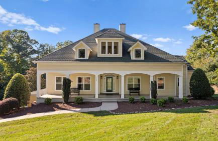 Lakefront 6bdr, Priv Dock, Game Room, Firepit Jake's Lake House by Avantstay - Foto 150