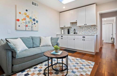 Small Home with Ocean View walk to Restaurants Brewery Shops Beach - Foto 12