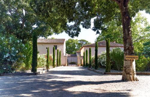 Mas du Chateau de la piscine - Photo 31