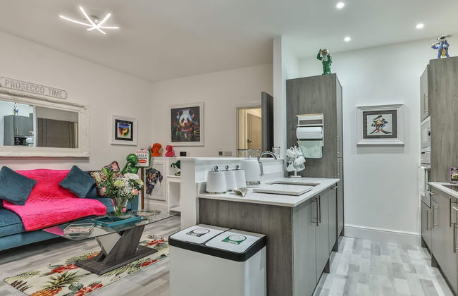 The Monroe - 2nd Floor - Luxury for up to 4 guests near Open Air Theatre and North Bay - Foto 11