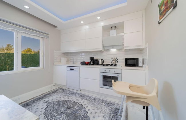 Villa With Pool and Backyard in Kepez - Photo 5