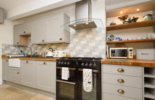 Superb House in Looe, in walking distance to Beach and Bars with Great Views - Foto 8