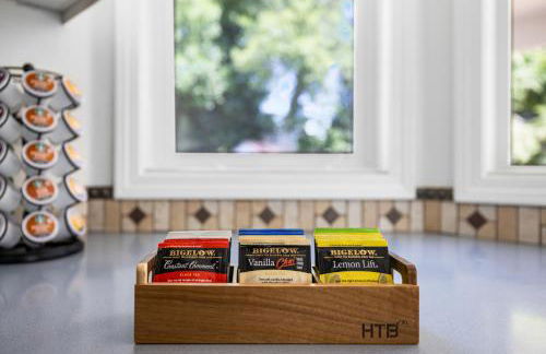 Stylish Renovation, Perfect for Families & Pets, Garage Parking, Sleeps 10 - Foto 38