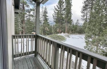 Rustic Modern Condo - Close to Village - Sleeps 10 - Foto 3