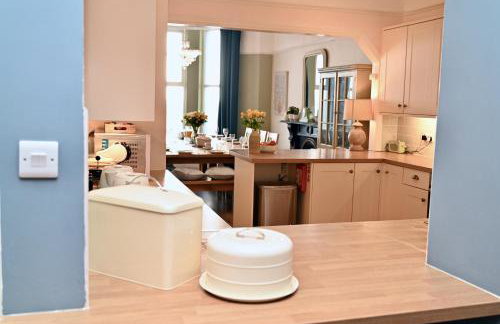 Bay View, Sleeps 18, 7 Bedrooms, 7 Bathrooms, Seafront, Criccieth - Foto 80