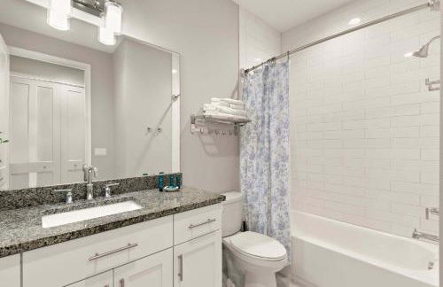 Canopy Couplet - 2 Upscale Condos by Main St - Foto 28