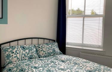 Central 2-bedroom apartment, Montrose - Photo 17