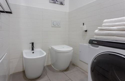 PARMA EXPRESS Traveller's Lodging front Station FS PARKING & Bicycle Storage - Foto 48