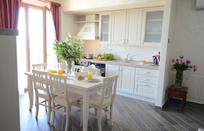 Aparthotel Luxury Ovidiu Mamaia - Foto 1