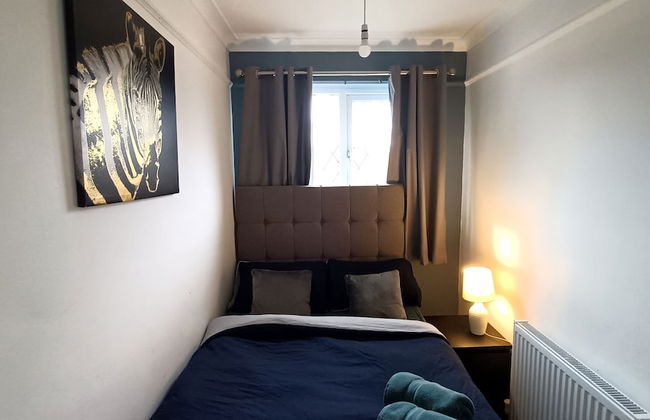 Cozy 3-Bed Family Home with Free Parking - Foto 19