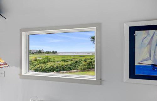 16612 - Stunning Home with Wraparound Deck Views of Bucks Creek and Nantucket Sound - Foto 19