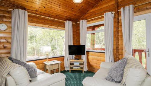 Eagle Lodge - Photo 2