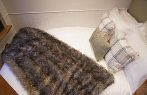 The Dragonfly - Luxury Lakeside Shepherds Hut - Foto 13