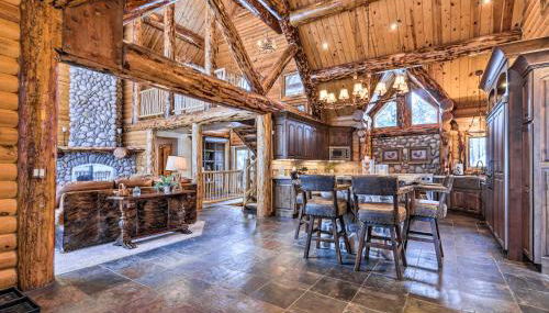 Delightful Cabin Vacation Rental with Fire Pit! - Foto 2