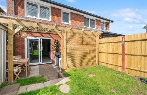 3BR Home with Hot Tub and Garden - Foto 16