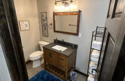 Rock Lodge Complete with Covered Parking - Foto 29