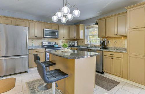 Hike, Ski and Explore Otisville Retreat with Yard! - Foto 4