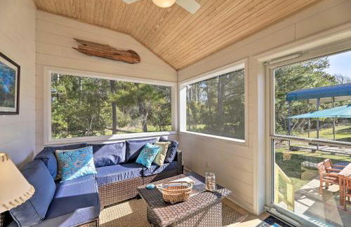 Beaufort Pad with Patio 3 Blocks to Waterfront! - Foto 3