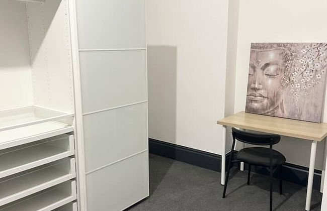 Elegant 2-bedroom Apartment Near City Centre - Foto 9