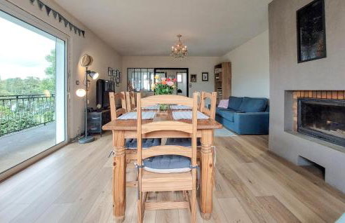 3 Bedroom Gorgeous Apartment In Confolens - Foto 15