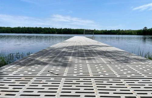 Outstanding Retreat with Dock, Game Space and Lake Views in Wisconsin - Foto 51