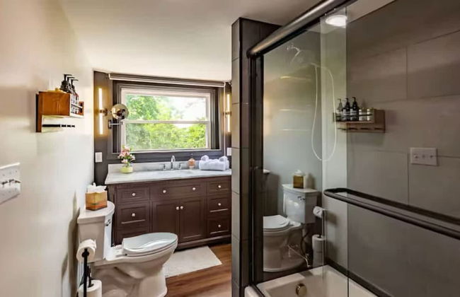 Iconic 3BD Entire House in The Heart Of Pittsburg - Foto 15