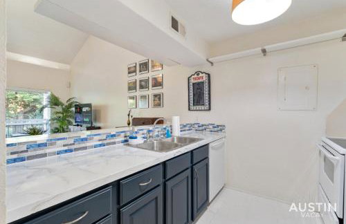 Waterfront Loft w Park View with Pool and Dock Access - Foto 16