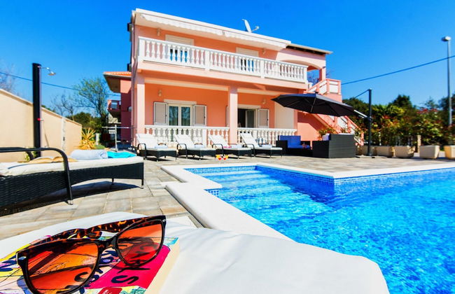 Family Friendly Pool House Ana - Foto 34