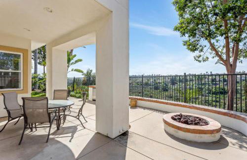 Spacious Luxury home in Gated Community with Resort Pool & Scenic Views - Photo 22