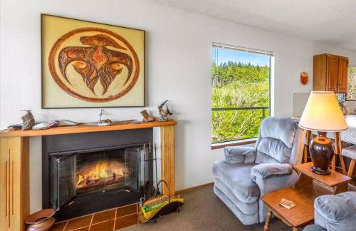 Waterfront Condo right on the Pacific Ocean - Photo 23