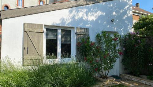 Petite maisonnette cosy et pleine de charme située à proximité du centre-ville - Foto 5