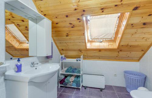 Rustic Cottage With Heated Pool - Happy Rentals - Foto 19