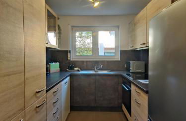 85qm, 4 bedroom, parking, King-Bed, Wifi, Netflix - Foto 7