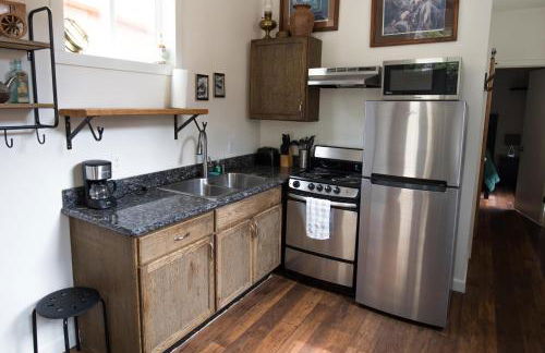 Miners Cabin at Base Camp Lodging Company - Foto 4