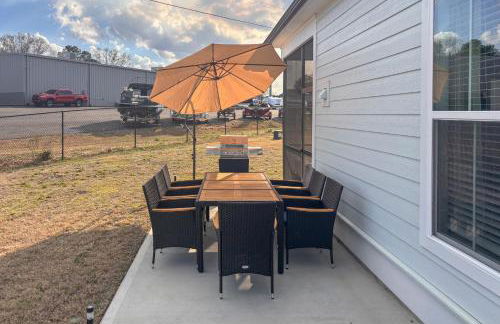 Boat-Ready Location! Airy Greenwood Family Cottage - Foto 32