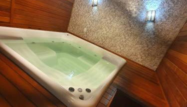SPA Rossett em Itapoá - Luxo e conforto c piscina, hidromassagem e cromoterapia, p 22 pessoas! - Foto 2
