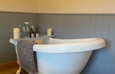 Meadow View Cottage - cosy, romantic & 20 mins from Alton Towers - Foto 9