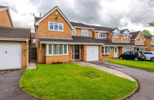 4BR Home for 8, Full Kitchen, Parking, WiFi in Northwich - Photo 20