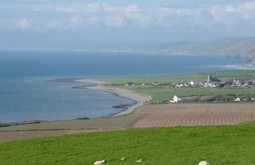 Pretty barn conversion in seaside village - Photo 24